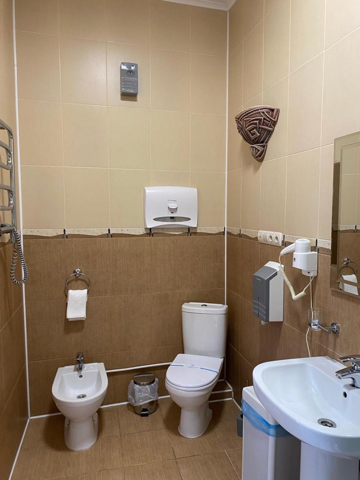 In Hotel Kamianets-Podilskyi Exterior foto