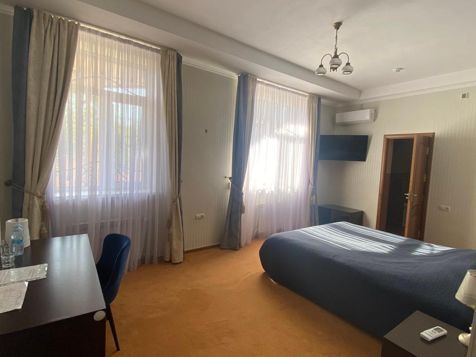 In Hotel Kamianets-Podilskyi Exterior foto